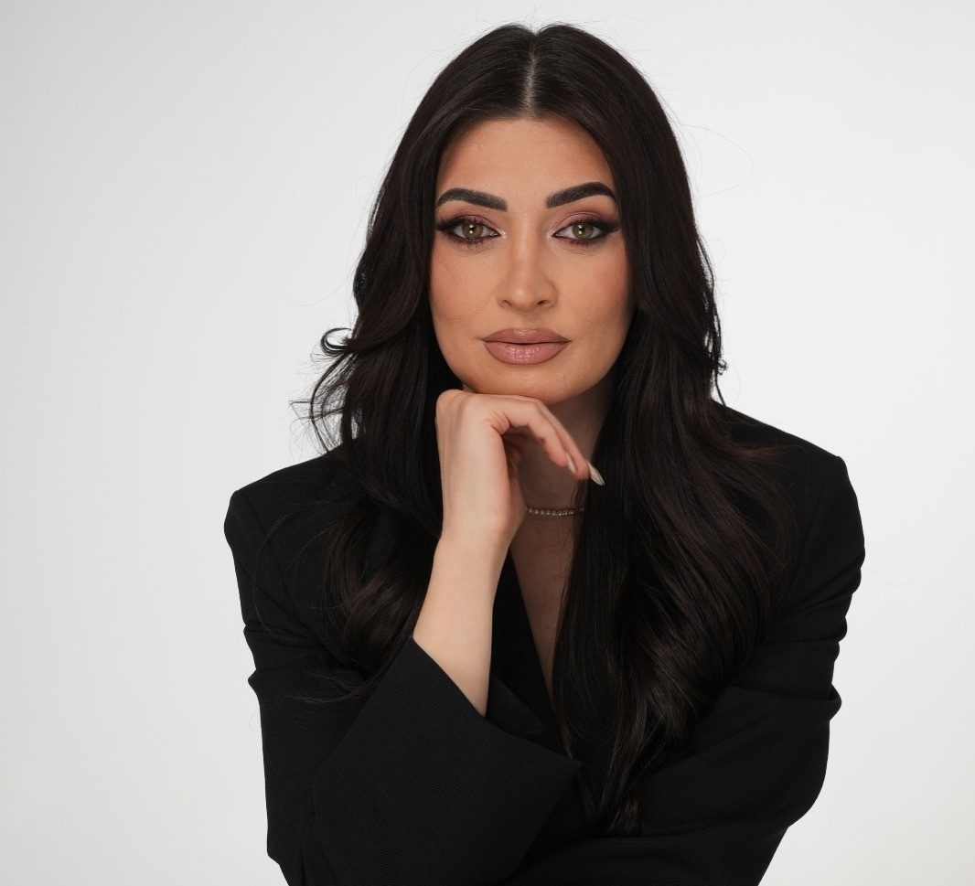 Manuela Halasag de la REMAX Klass se distinge în vânzarea și intermedierea de studio-uri. Are o abordare orientată spre rezultate